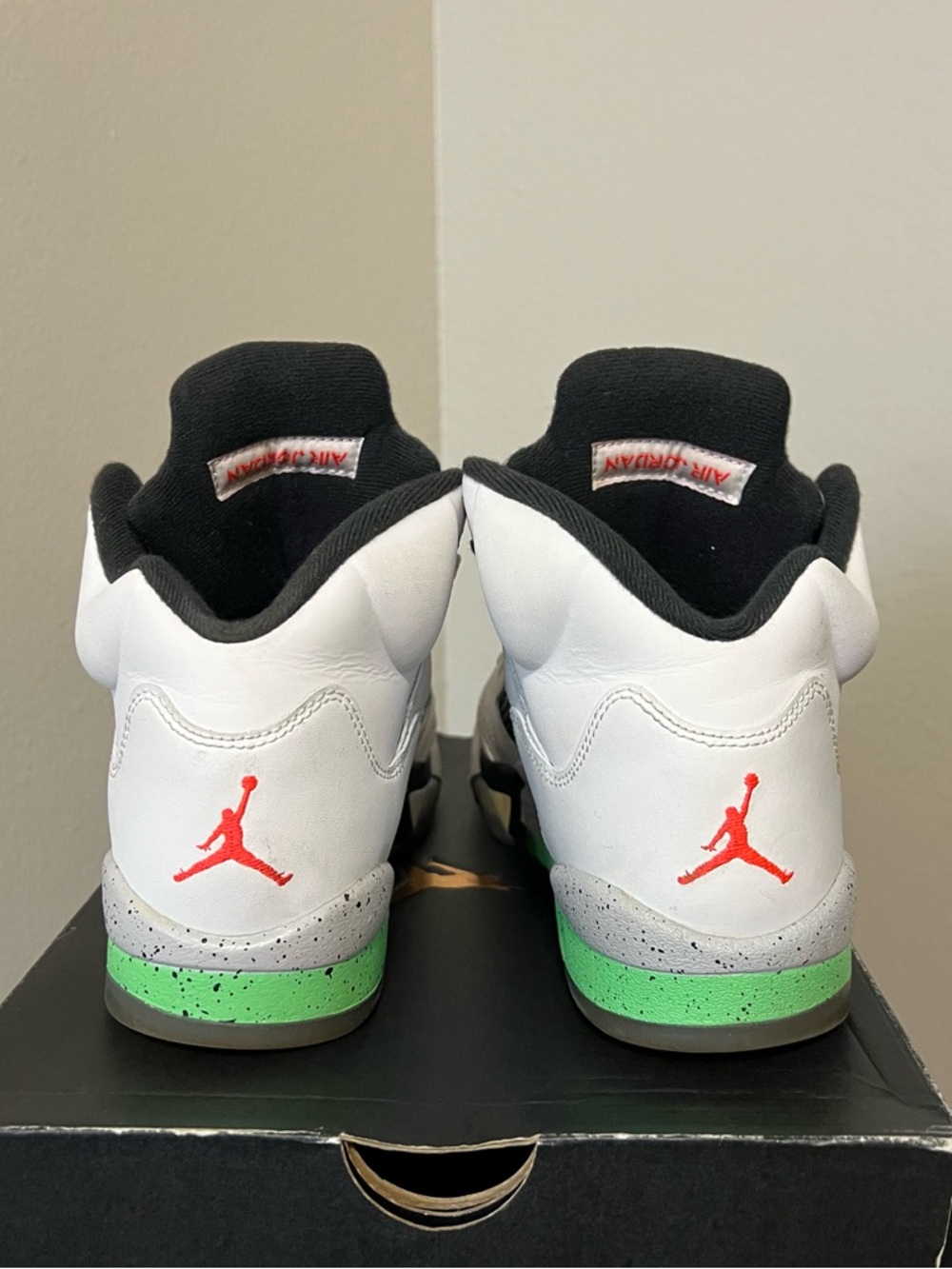 Jordan Air Jordan 5 Retro BG in White and Black with Green Accent - Picture 3 of 6